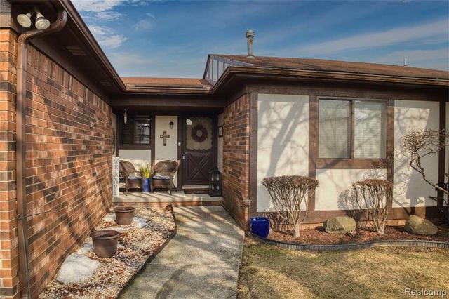 13513 Angela Drive, Warren, MI 48088