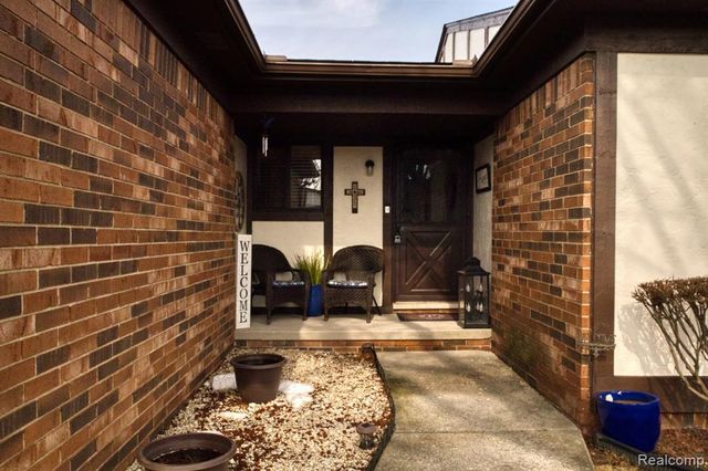 13513 Angela Drive, Warren, MI 48088