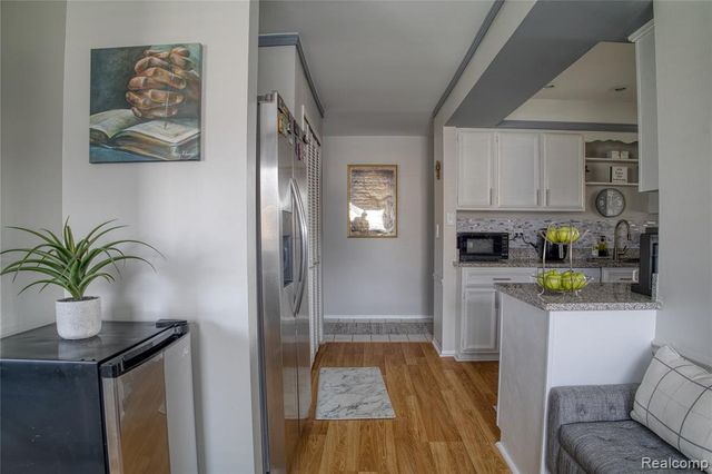 13513 Angela Drive, Warren, MI 48088