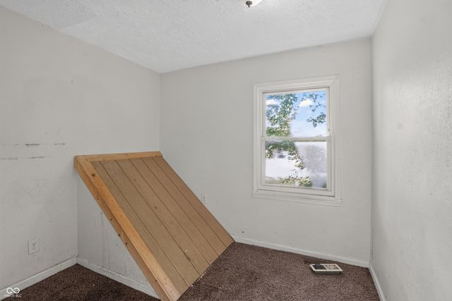 4038 N Mitthoefer Road, Indianapolis, IN 46235