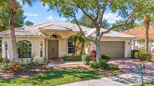 3905 Recreation LN, Naples, FL 34116