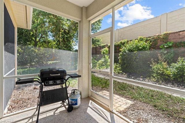 3905 Recreation LN, Naples, FL 34116