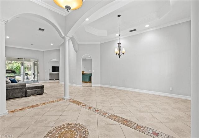 3905 Recreation LN, Naples, FL 34116