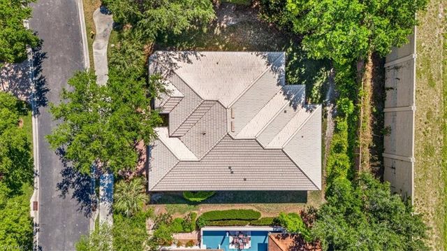 3905 Recreation LN, Naples, FL 34116