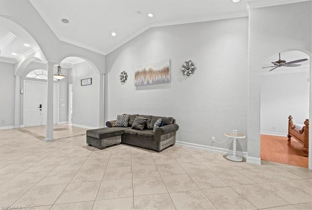 3905 Recreation LN, Naples, FL 34116