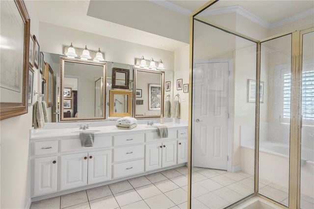 902 Grand Oaks Circle, College Station, TX 77840