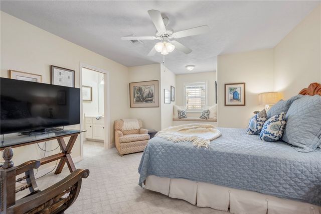 902 Grand Oaks Circle, College Station, TX 77840