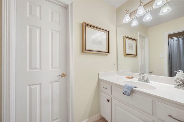 902 Grand Oaks Circle, College Station, TX 77840