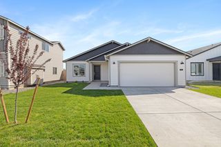 3355 NW 12th Street 38, Redmond, OR 97756