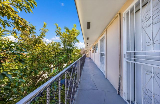 605 NW 34th Ave, Miami, FL 33125