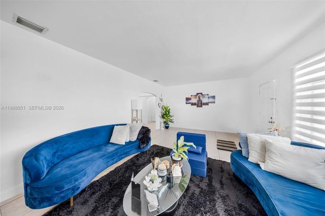 605 NW 34th Ave, Miami, FL 33125