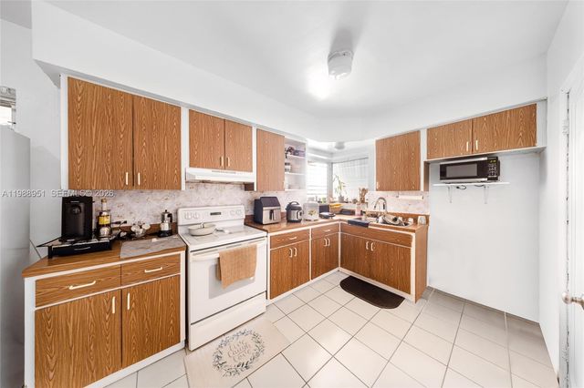 605 NW 34th Ave, Miami, FL 33125