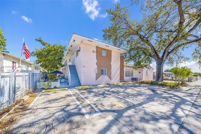 605 NW 34th Ave, Miami, FL 33125