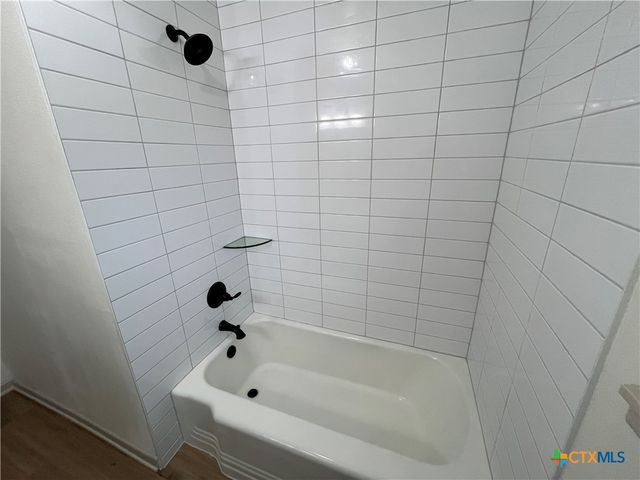 502 W Avenue A, Lampasas, TX 76550