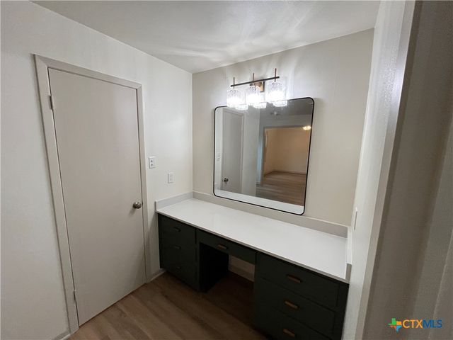 502 W Avenue A, Lampasas, TX 76550