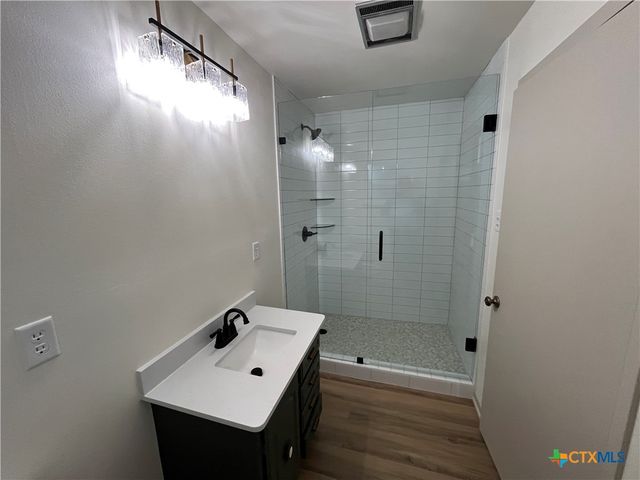 502 W Avenue A, Lampasas, TX 76550