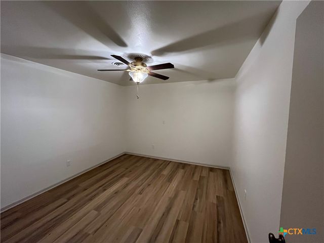 502 W Avenue A, Lampasas, TX 76550