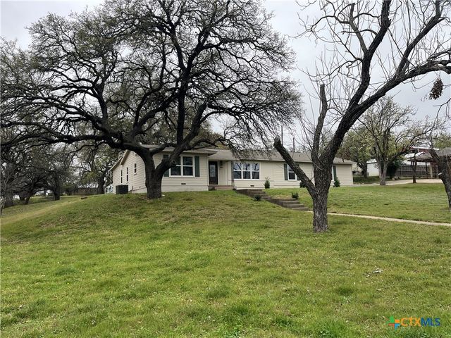 502 W Avenue A, Lampasas, TX 76550