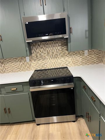 502 W Avenue A, Lampasas, TX 76550