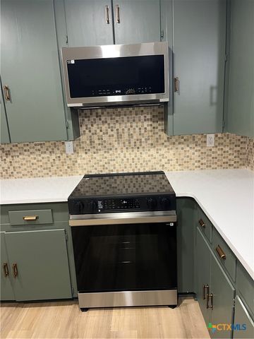 502 W Avenue A, Lampasas, TX 76550