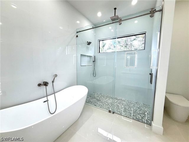 4222 18th Ave NE, Naples, FL 34120