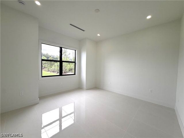 4222 18th Ave NE, Naples, FL 34120