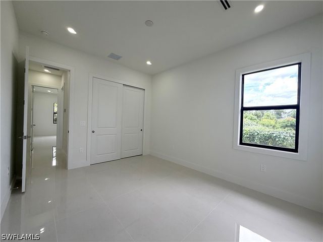 4222 18th Ave NE, Naples, FL 34120