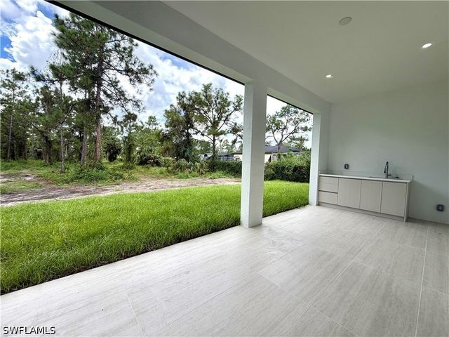 4222 18th Ave NE, Naples, FL 34120