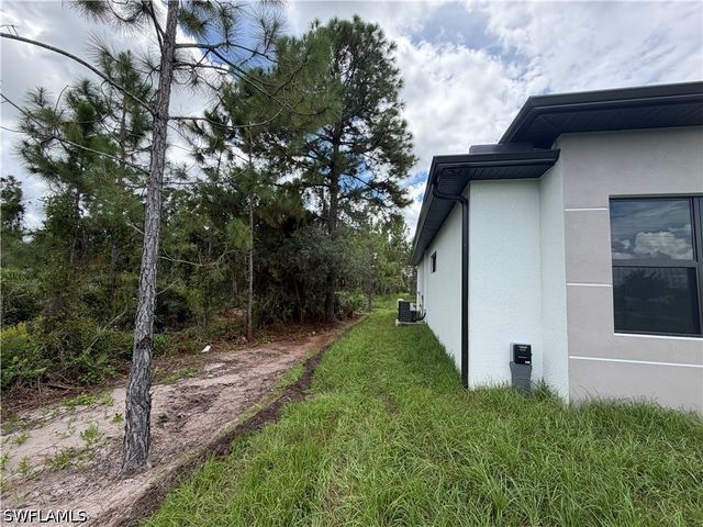 4222 18th Ave NE, Naples, FL 34120