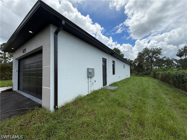 4222 18th Ave NE, Naples, FL 34120
