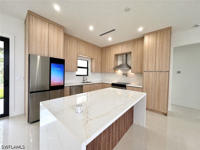 4222 18th Ave NE, Naples, FL 34120