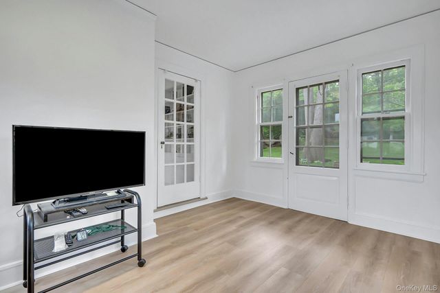 83 Parkway W, Mount Vernon, NY 10552