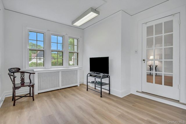 83 Parkway W, Mount Vernon, NY 10552