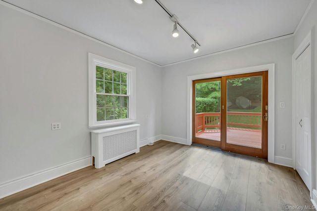 83 Parkway W, Mount Vernon, NY 10552