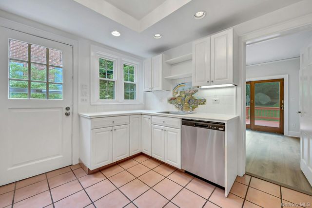 83 Parkway W, Mount Vernon, NY 10552