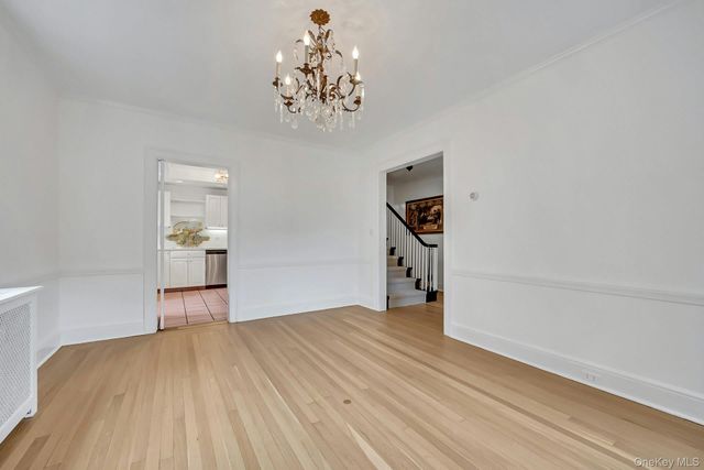 83 Parkway W, Mount Vernon, NY 10552