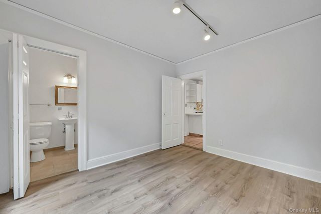 83 Parkway W, Mount Vernon, NY 10552