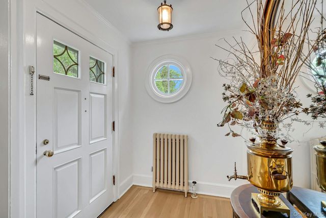 83 Parkway W, Mount Vernon, NY 10552