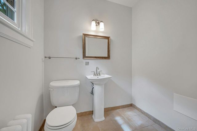 83 Parkway W, Mount Vernon, NY 10552