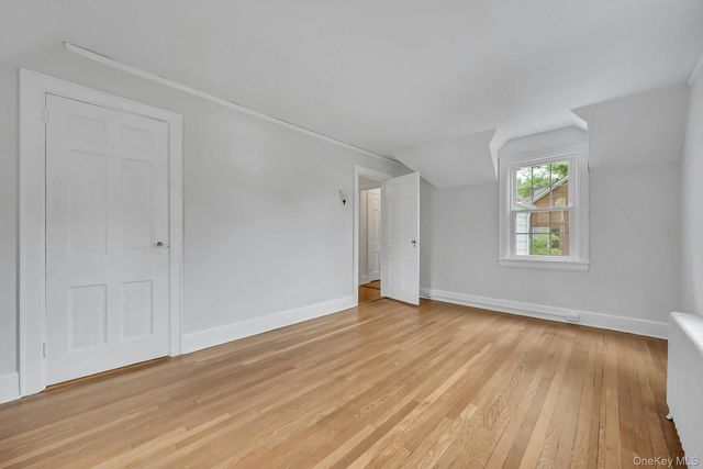83 Parkway W, Mount Vernon, NY 10552
