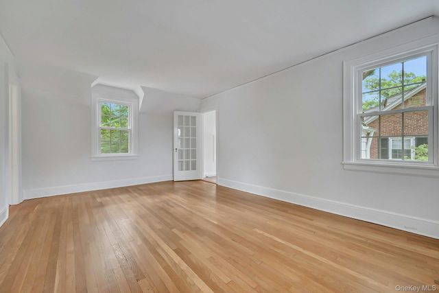 83 Parkway W, Mount Vernon, NY 10552