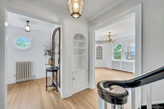 83 Parkway W, Mount Vernon, NY 10552