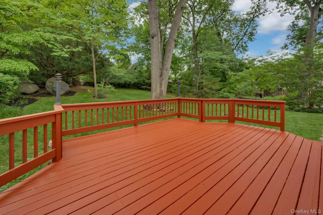 83 Parkway W, Mount Vernon, NY 10552