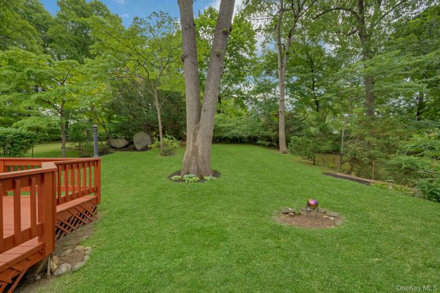 83 Parkway W, Mount Vernon, NY 10552
