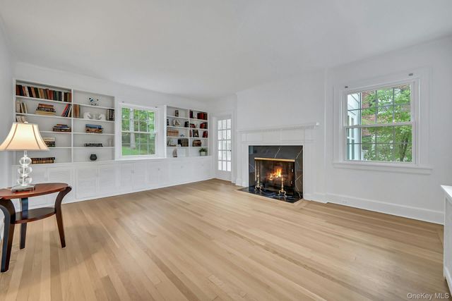 83 Parkway W, Mount Vernon, NY 10552