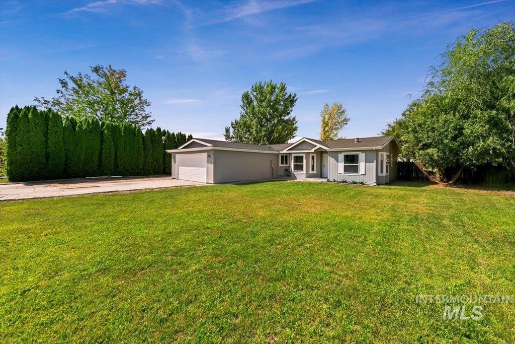 16917 Prairie Ln, Nampa, ID 83651