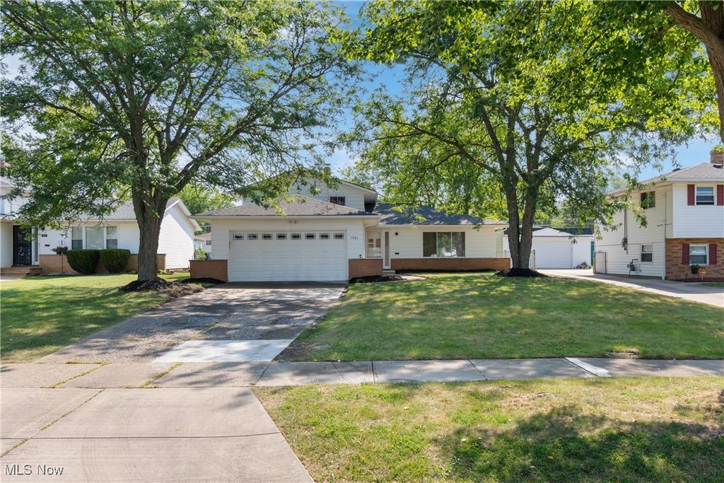 5981 Marra Drive, Bedford Heights, OH 44146