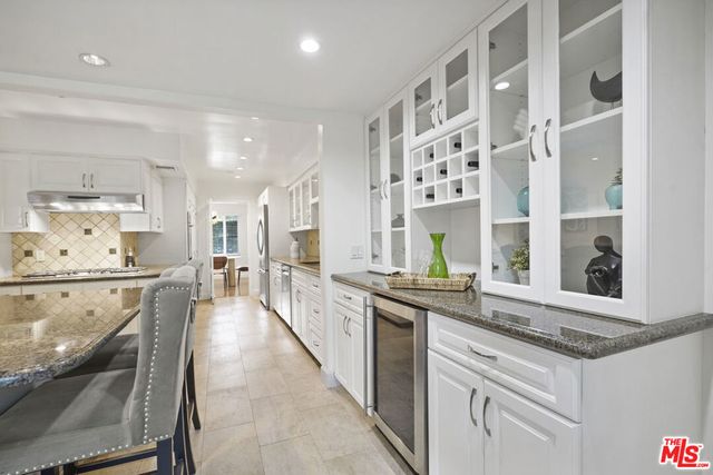 2452 N Altadena Drive, Altadena, CA 91001