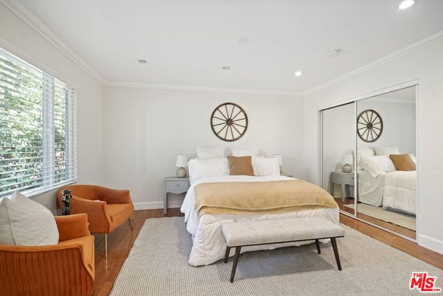 2452 N Altadena Drive, Altadena, CA 91001