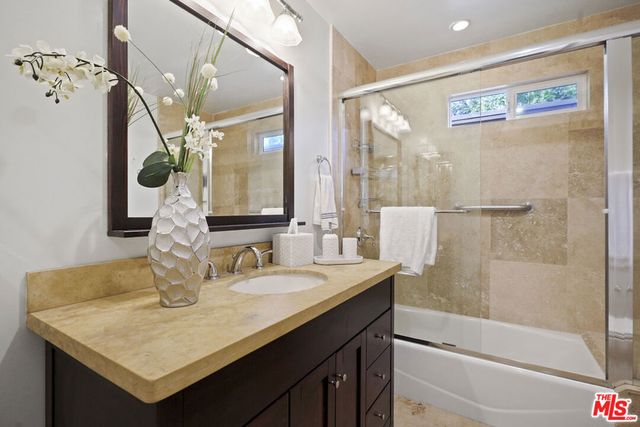 2452 N Altadena Drive, Altadena, CA 91001